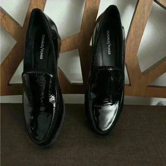 Donald J Pliner Woman's Elen Loafers used like a New Size 8M - Picture 3 of 9